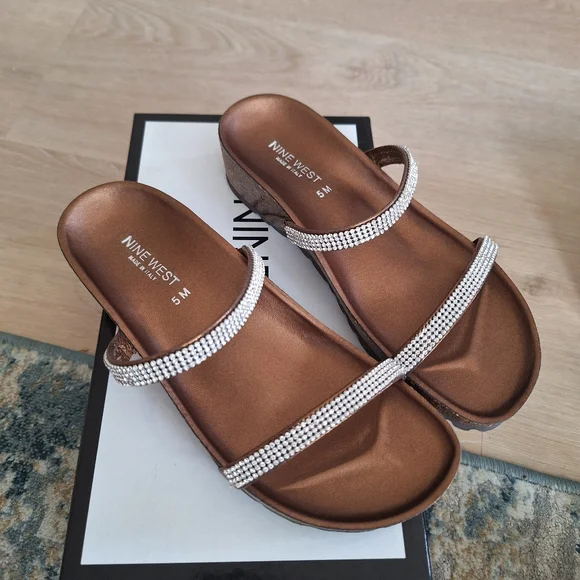 Brand New Nine West Women's Slip-On Three Band Rhinestone Sandals SiZe 5 - Picture 2 of 9